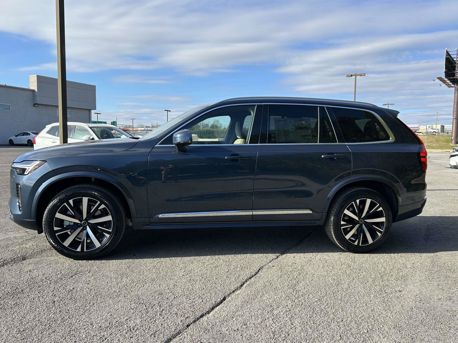 New 2026 Volvo XC90 B6 Core w/ Protection Package Premier AWD/4WD image 6