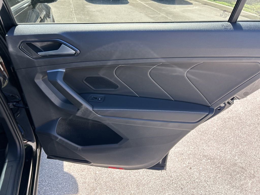 Certified 2024 Volkswagen Tiguan SE R-Line image 40