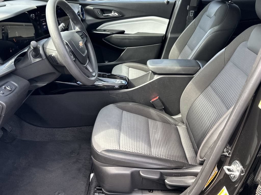 Used 2024 Chevrolet Trax LT FWD image 14