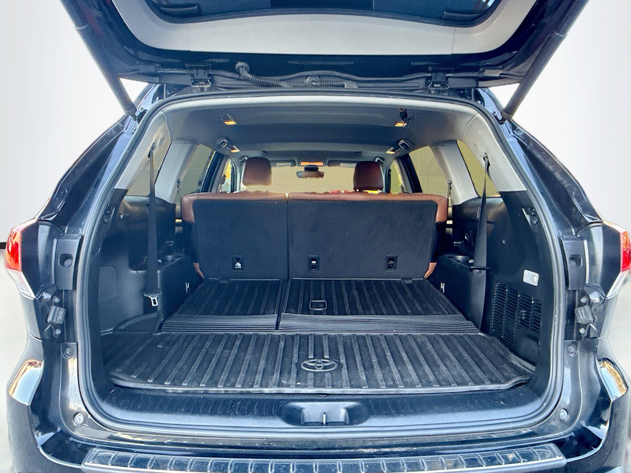 Used 2019 Toyota Highlander Limited image 12