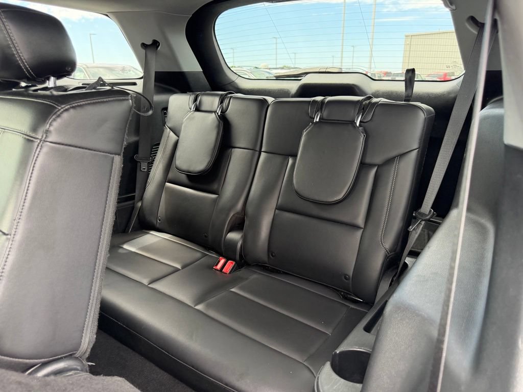 Used 2023 Ford Explorer XLT w/ Equipment Group 202A AWD/4WD image 16