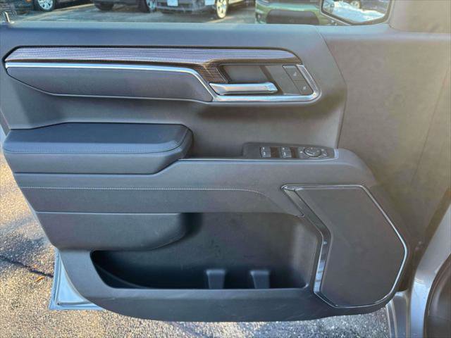 Used 2025 Chevrolet Silverado 1500 LT image 14