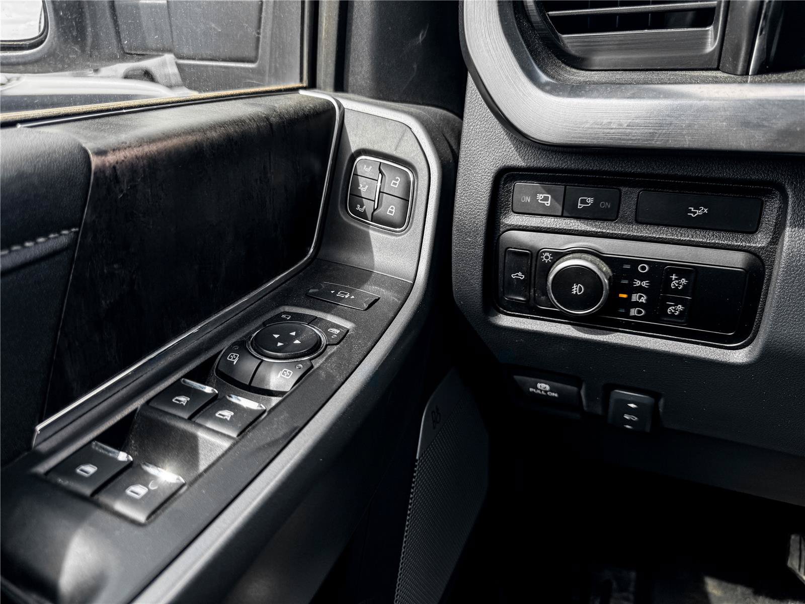 Used 2024 Ford F250 Lariat AWD/4WD image 19