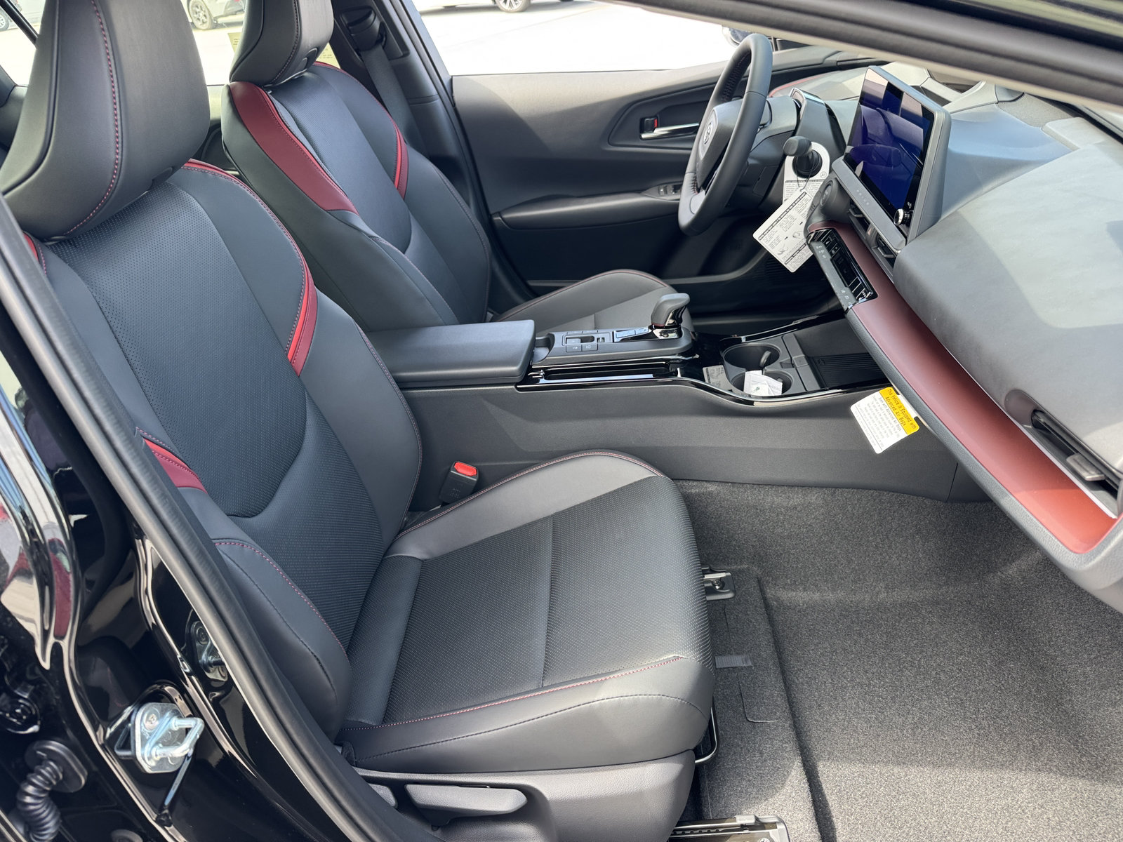 New 2026 Toyota Prius Plug-In Hybrid FWD image 8
