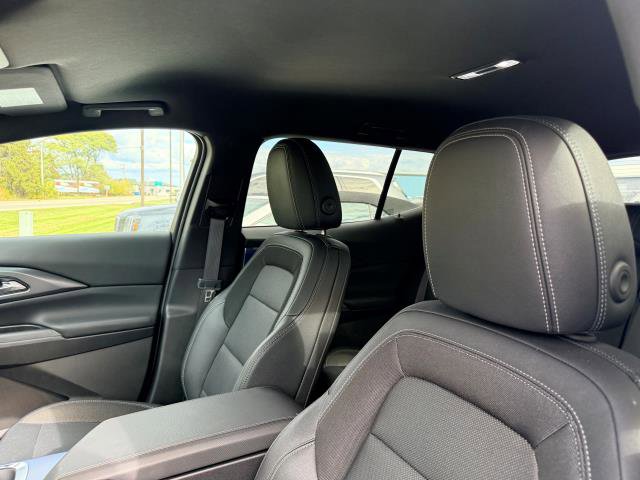 Used 2025 Chevrolet Equinox EV LT w/ Convenience Package image 9