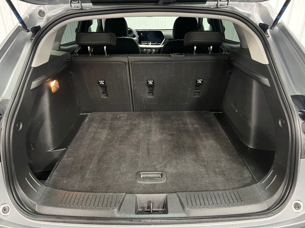 Used 2024 Chevrolet Trax LS w/ Driver Confidence Package image 7