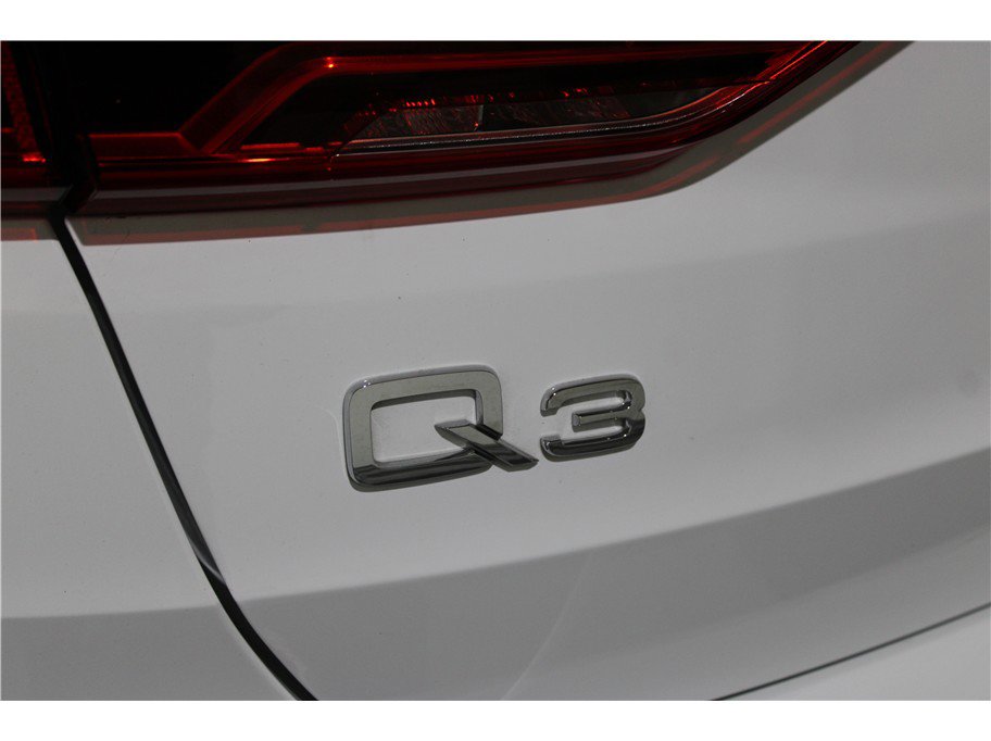 Used 2024 Audi Q3 2.0T Premium image 17