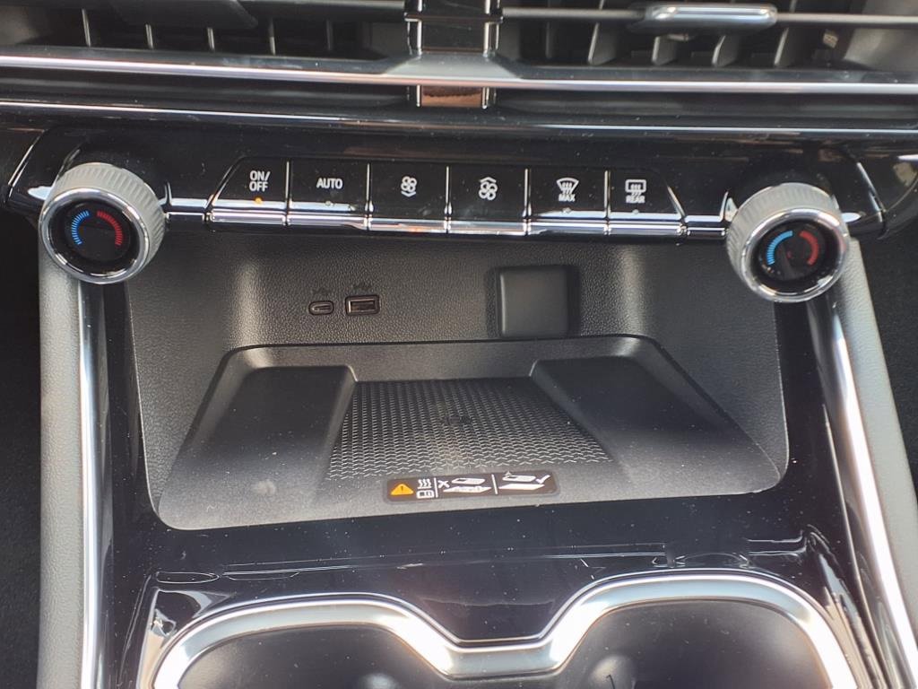 New 2026 Chevrolet Traverse Z71 w/ Driver Confidence Package image 16