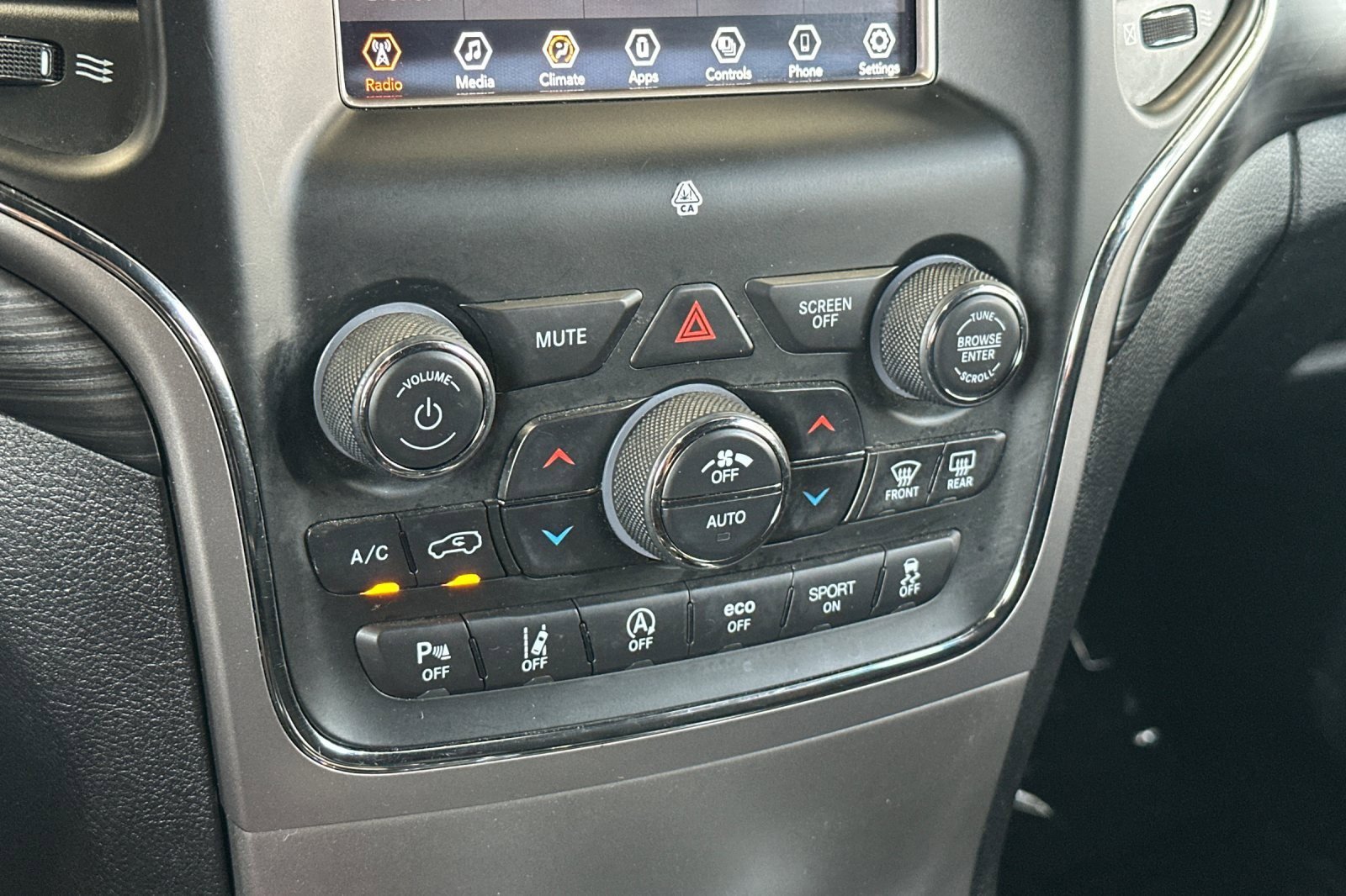 Used 2021 Jeep Grand Cherokee Laredo image 19