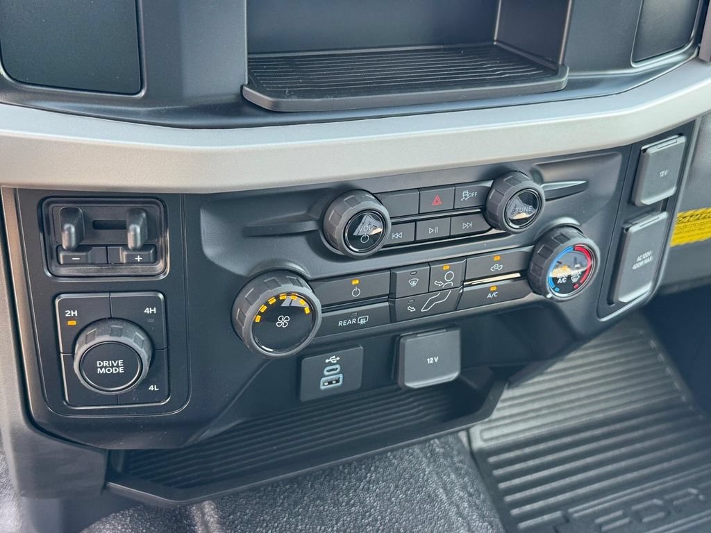 New 2026 Ford F550 4x4 Supercab Super Duty image 18