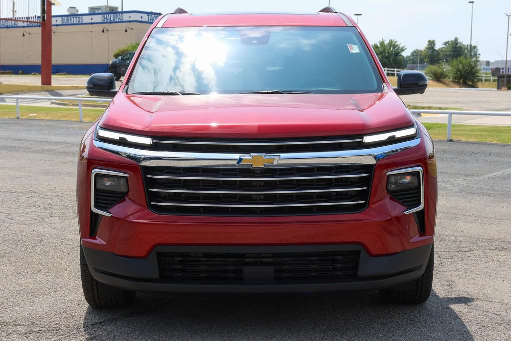 New 2026 Chevrolet Traverse LT w/ Sun and Wheel Package FWD image 2