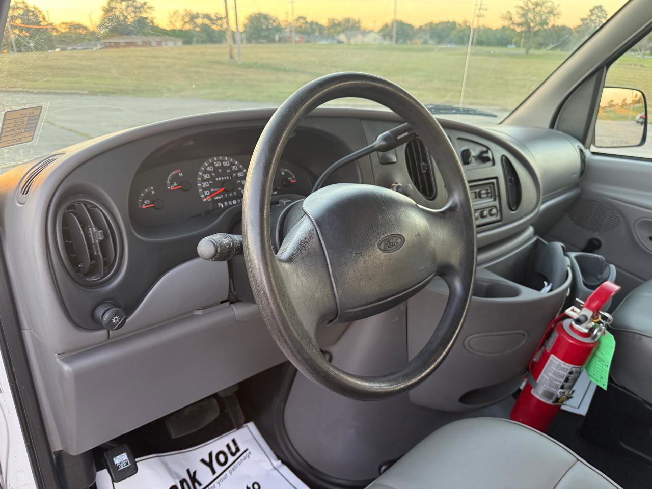 Used 1998 Ford E-350 and Econoline 350 Club Wagon image 12