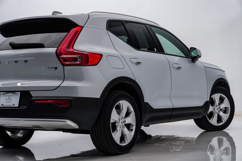 Used 2020 Volvo XC40 T5 Momentum w/ Protection Package Premier image 10