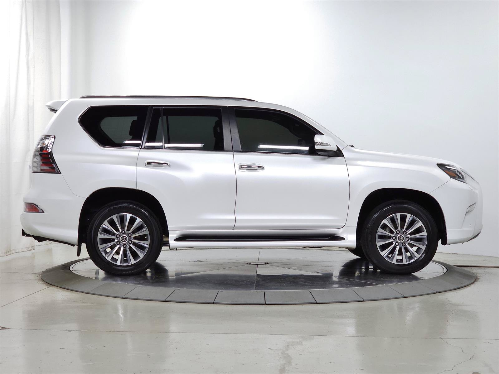 Used 2020 Lexus GX 460 Luxury w/ Off Road Package AWD/4WD image 10