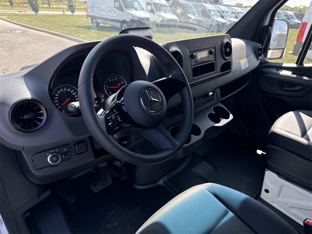 New 2025 Mercedes-Benz Sprinter 2500 image 18