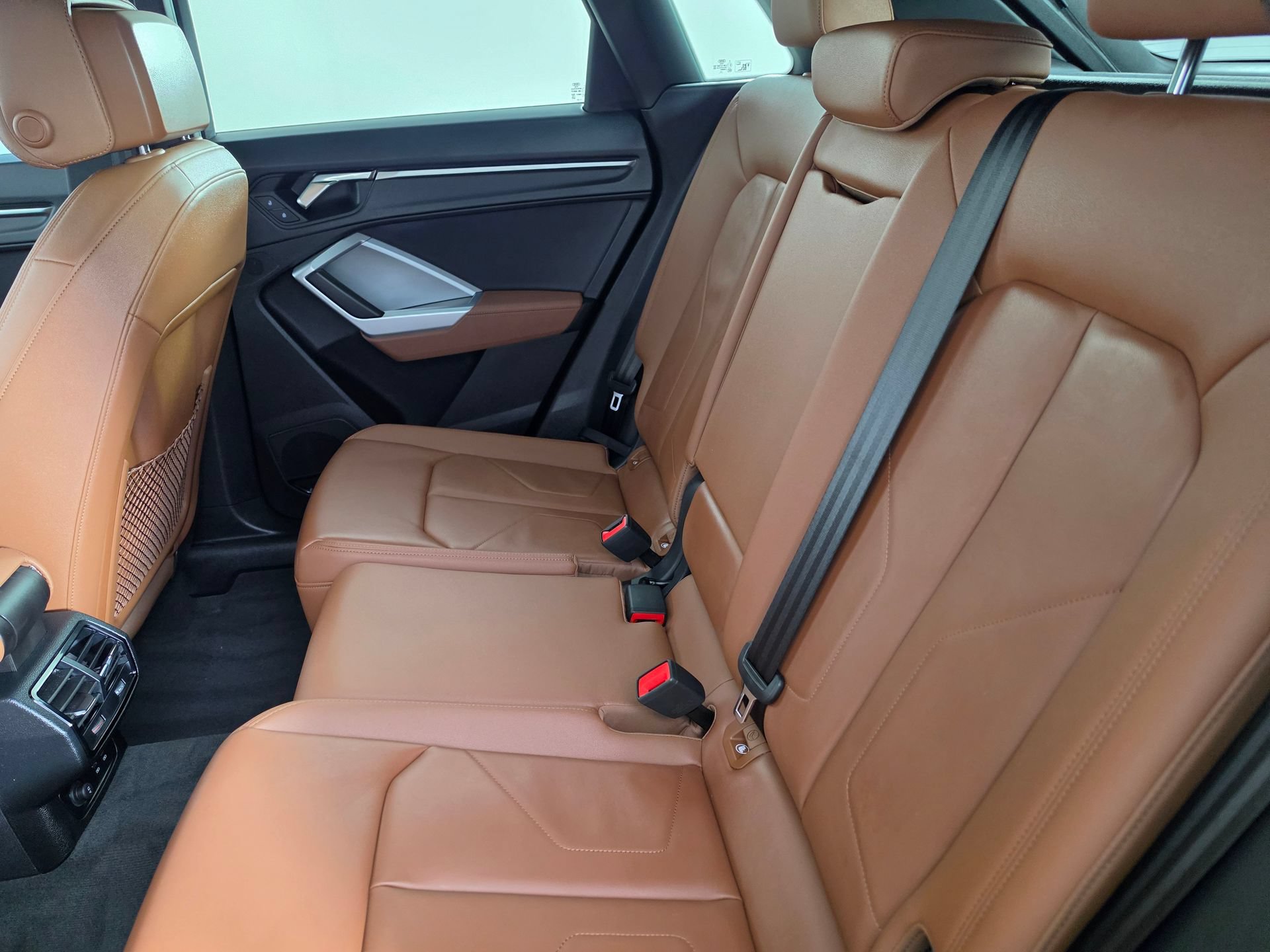 Certified 2025 Audi Q3 2.0T Premium w/ Convenience Plus Package AWD/4WD image 41