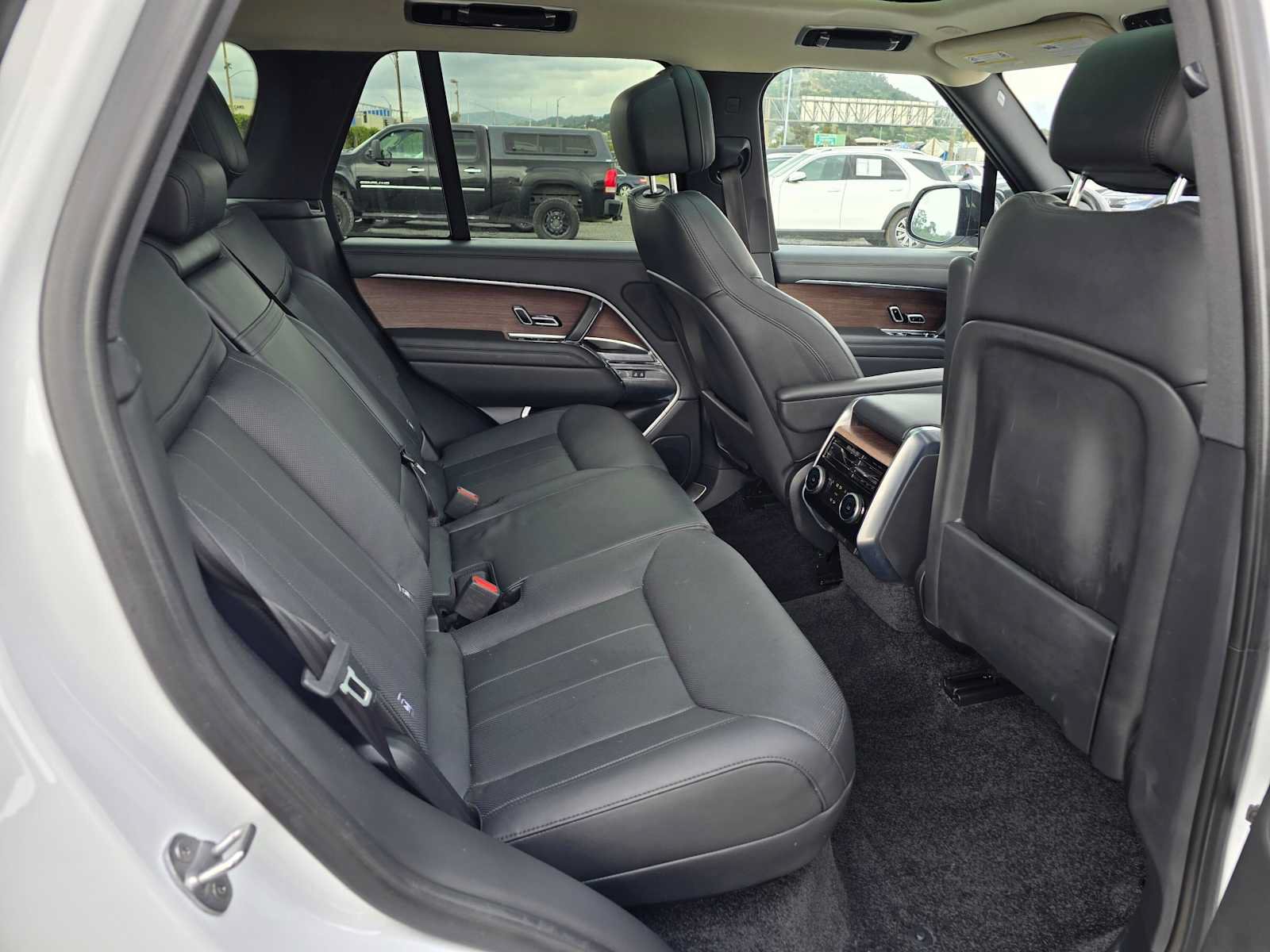 Used 2023 Land Rover Range Rover SE AWD/4WD image 13