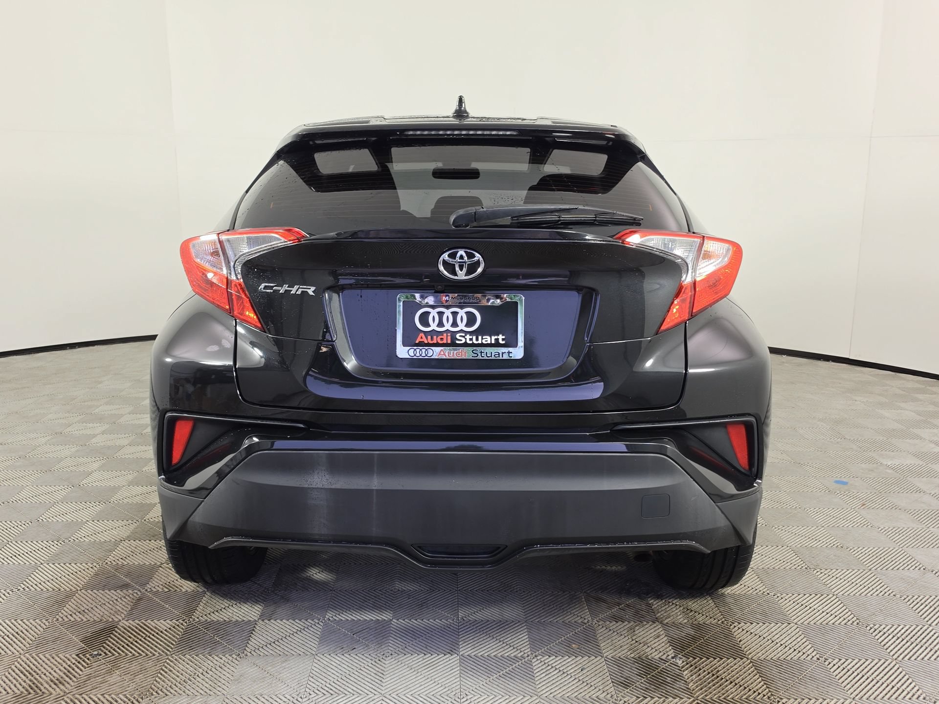 Used 2021 Toyota C-HR XLE FWD image 6