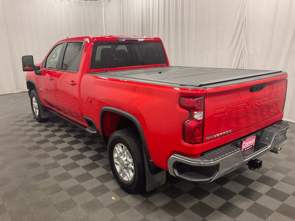 Used 2022 Chevrolet Silverado 3500 LT AWD/4WD image 4