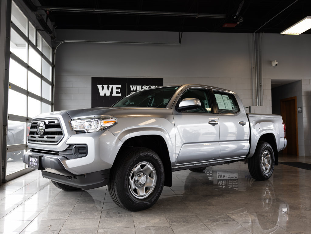 Used 2018 Toyota Tacoma SR w/ SR Convenience Package AWD/4WD image 2