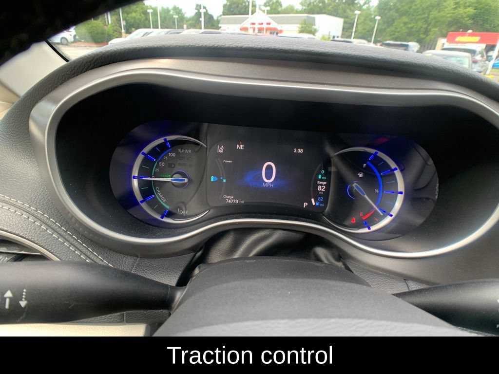 Used 2023 Chrysler Pacifica Touring-L FWD image 17