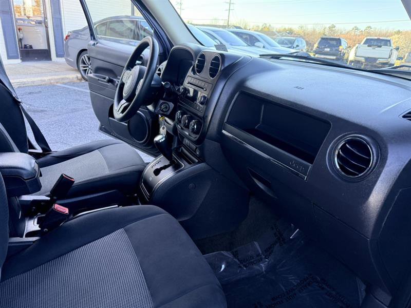 Used 2014 Jeep Patriot Sport FWD image 11