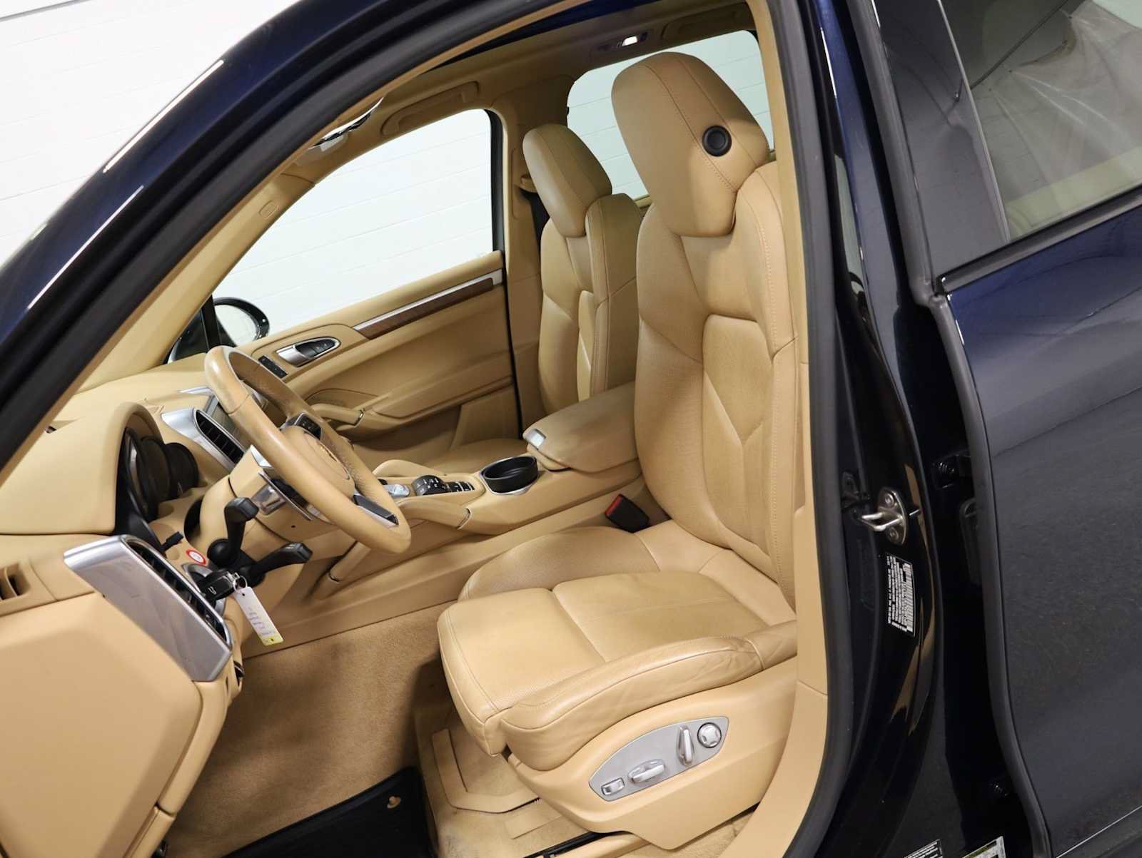 Used 2015 Porsche Cayenne S AWD/4WD image 5