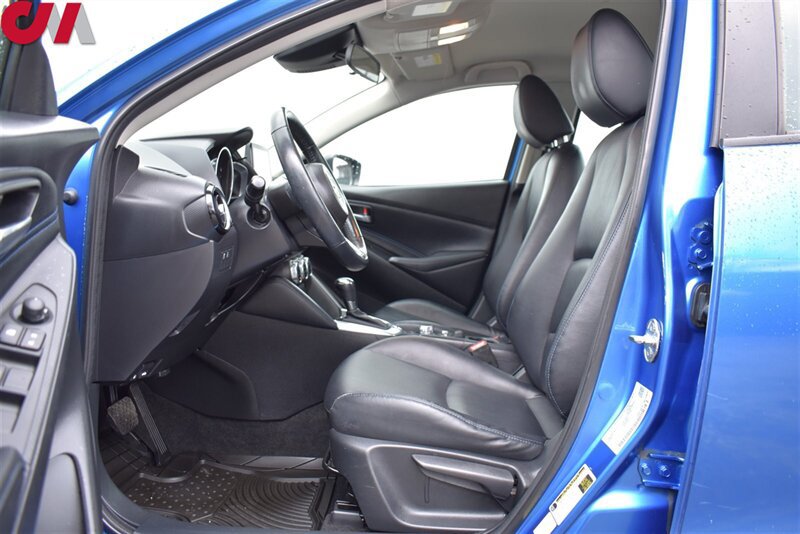 Used 2019 Toyota Yaris XLE FWD image 10