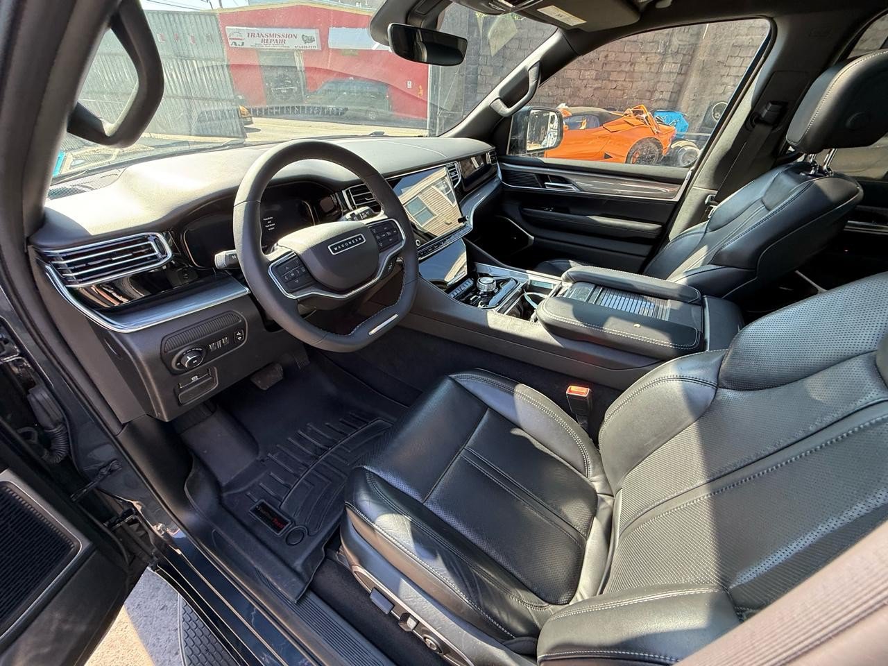 Used 2022 Jeep Wagoneer Series I AWD/4WD image 7