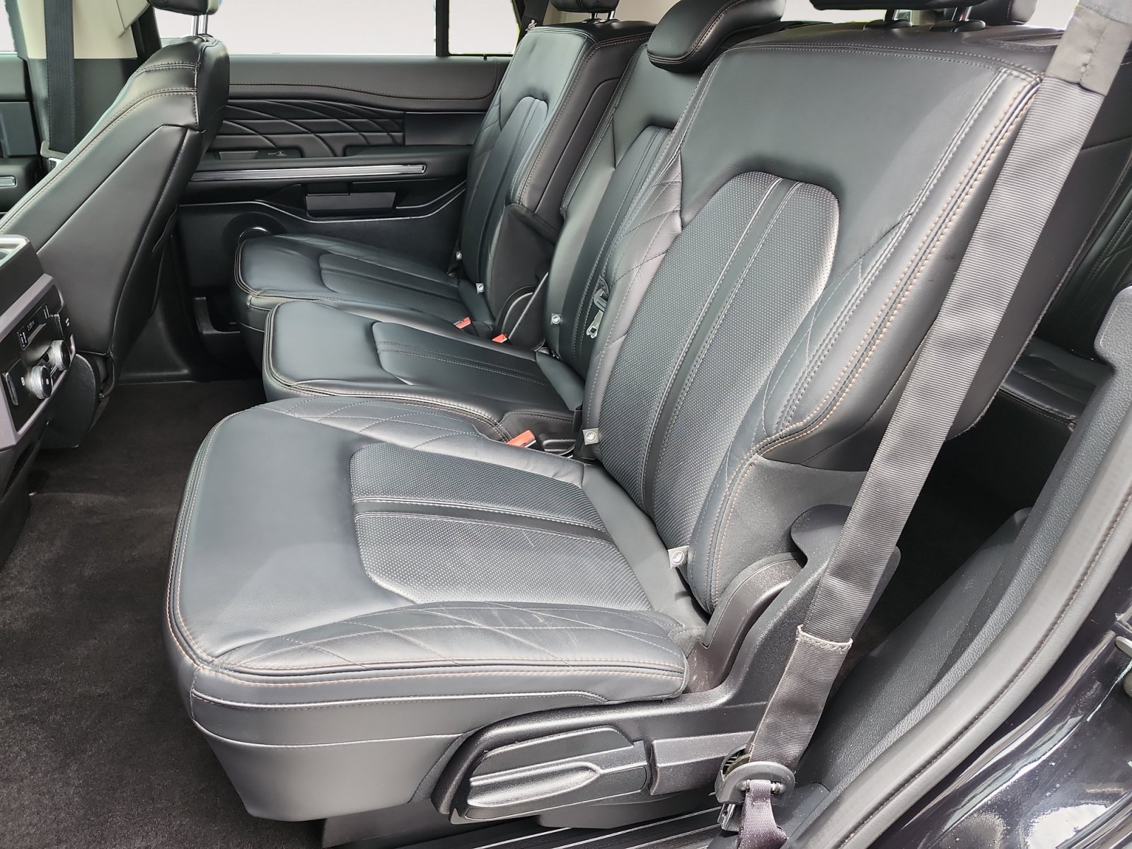 Used 2020 Ford Expedition Platinum AWD/4WD image 13