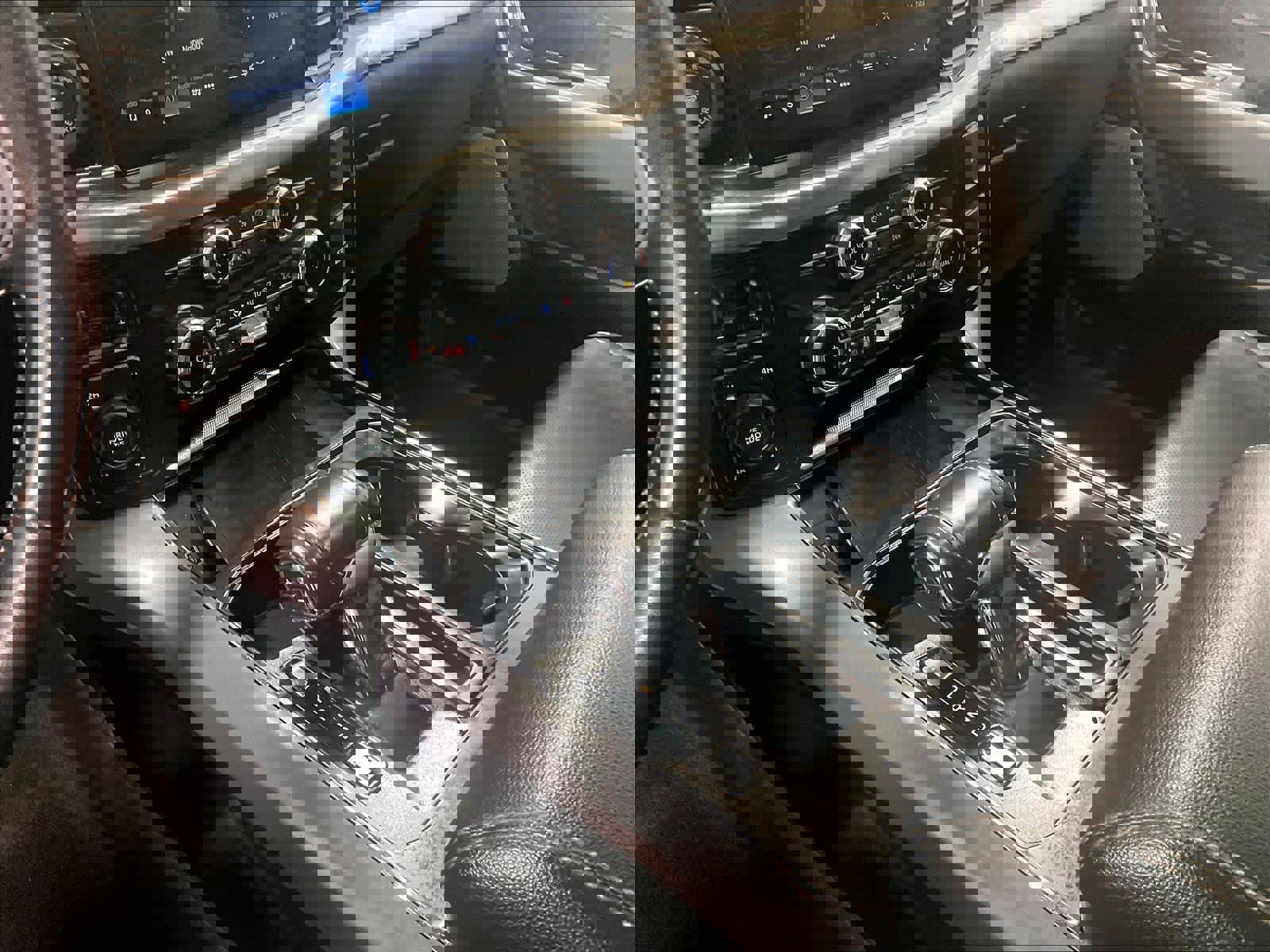 Used 2022 Ford F150 Lariat w/ Equipment Group 502A High image 41