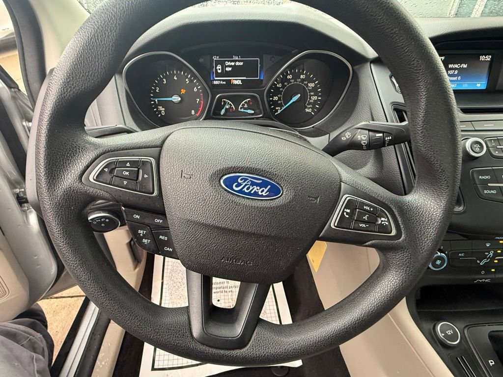Used 2015 Ford Focus SE image 24