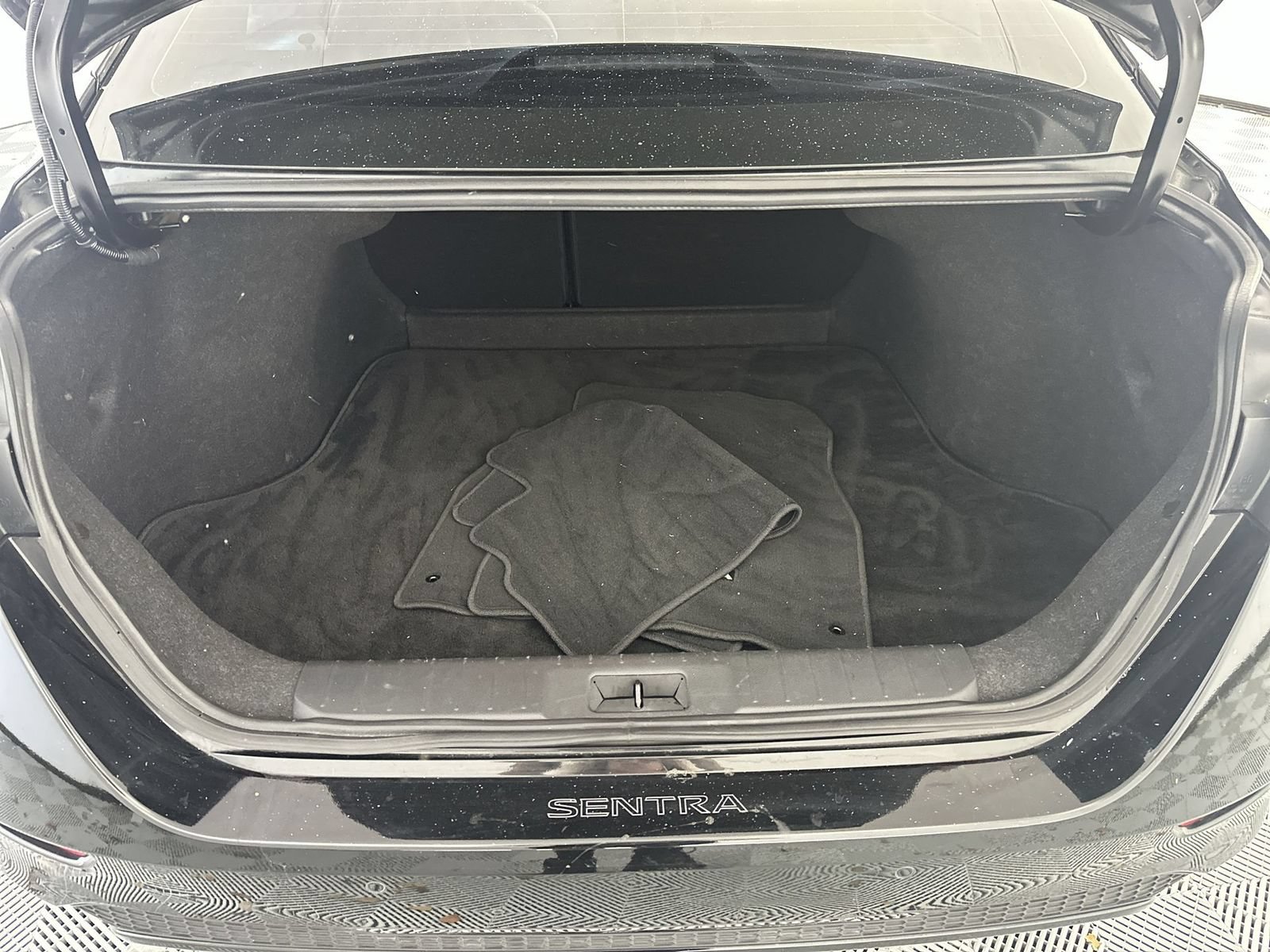 Certified 2024 Nissan Sentra SV FWD image 25