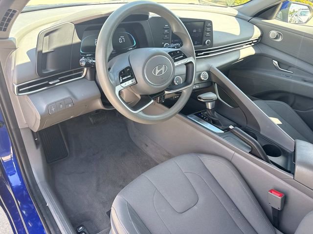 Used 2024 Hyundai Elantra SE image 24