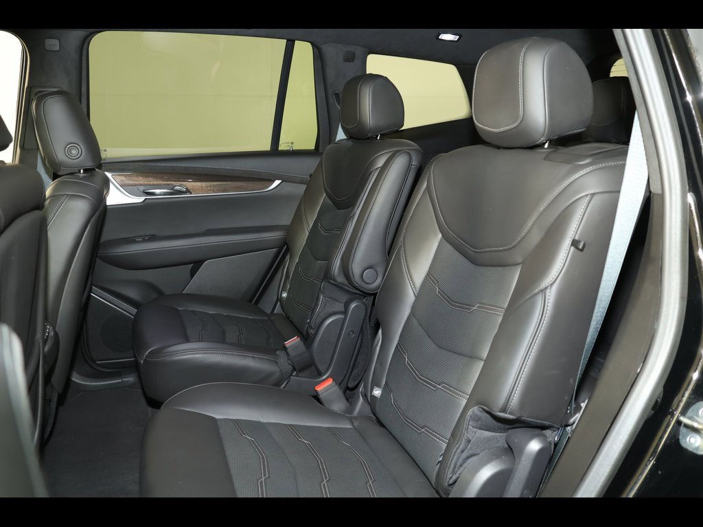 Used 2024 Cadillac XT6 Sport w/ Platinum Package image 30