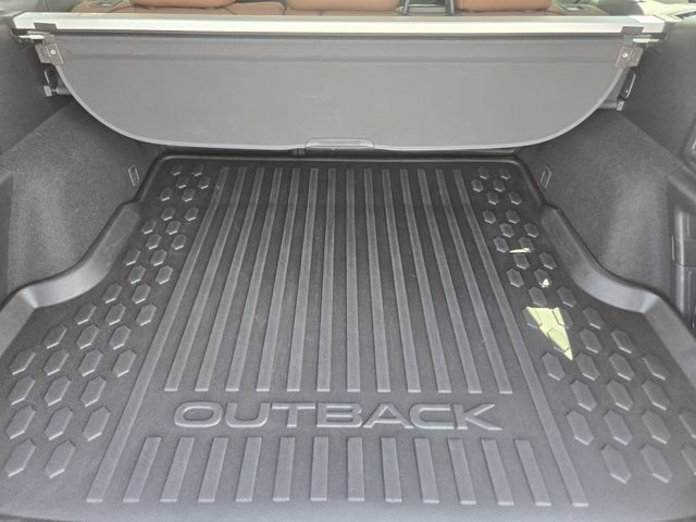 Used 2021 Subaru Outback Touring AWD/4WD image 32