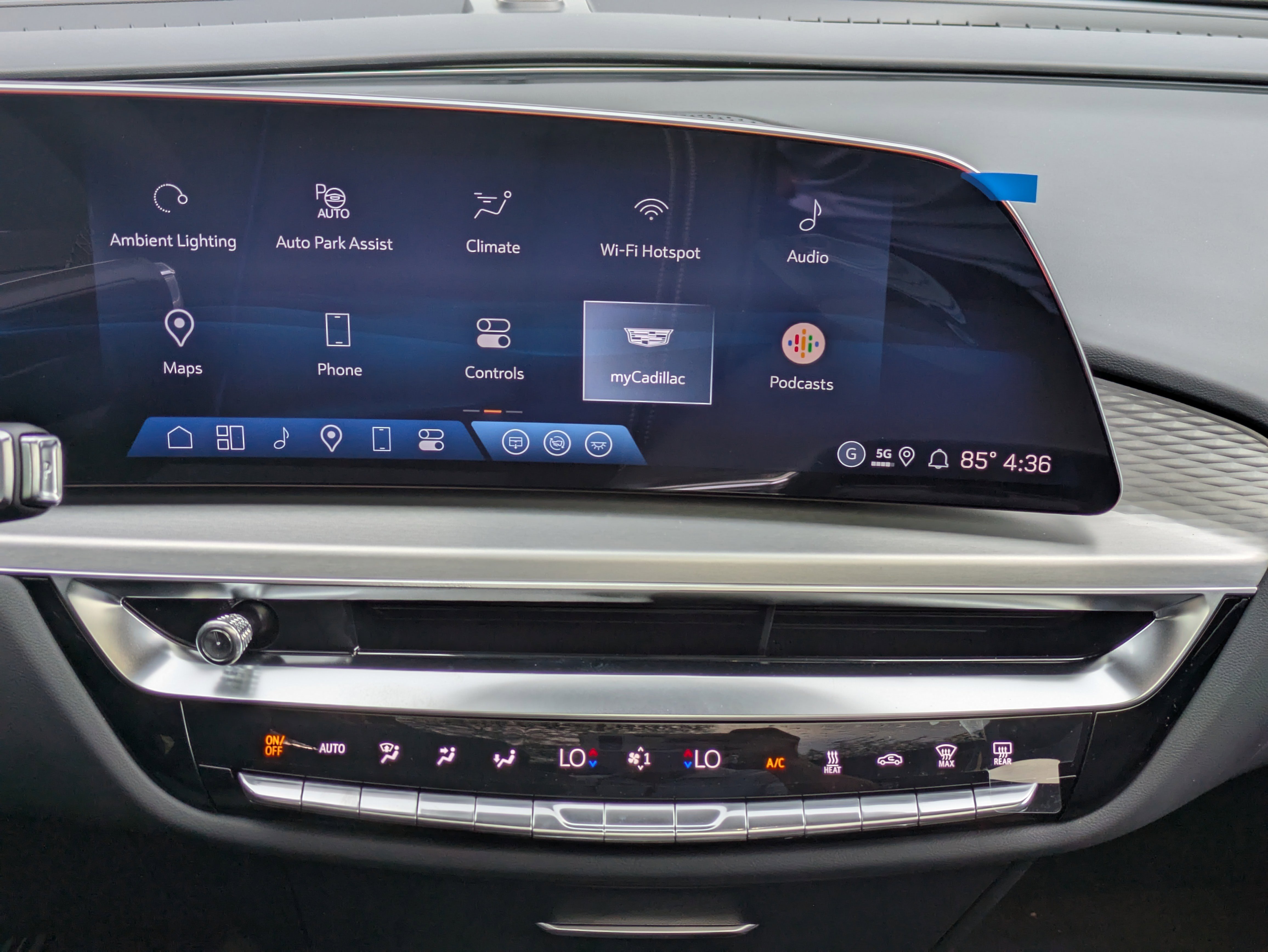 New 2025 Cadillac Lyriq Luxury image 6