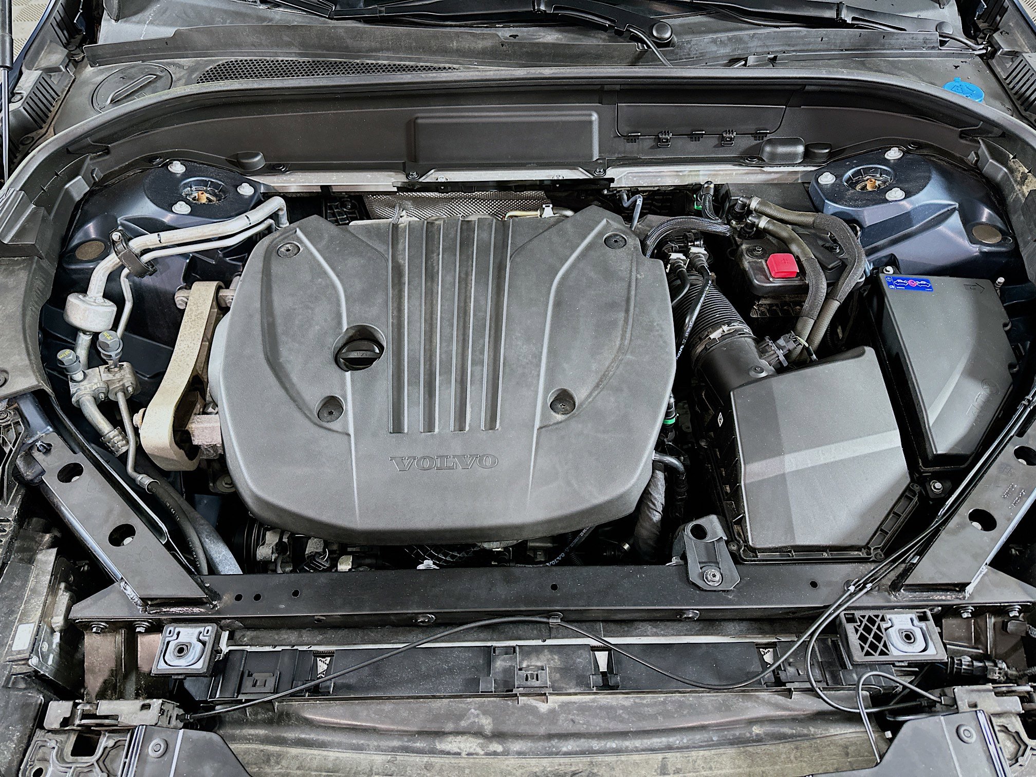 Used 2024 Volvo XC60 B5 Plus image 33