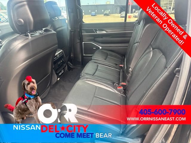 Used 2023 Jeep Wagoneer L Series II AWD/4WD image 11