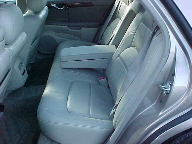 Used 2004 Cadillac De Ville FWD image 15