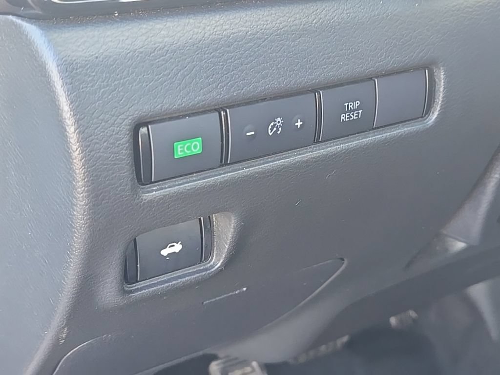Used 2024 Nissan Sentra SV FWD image 13