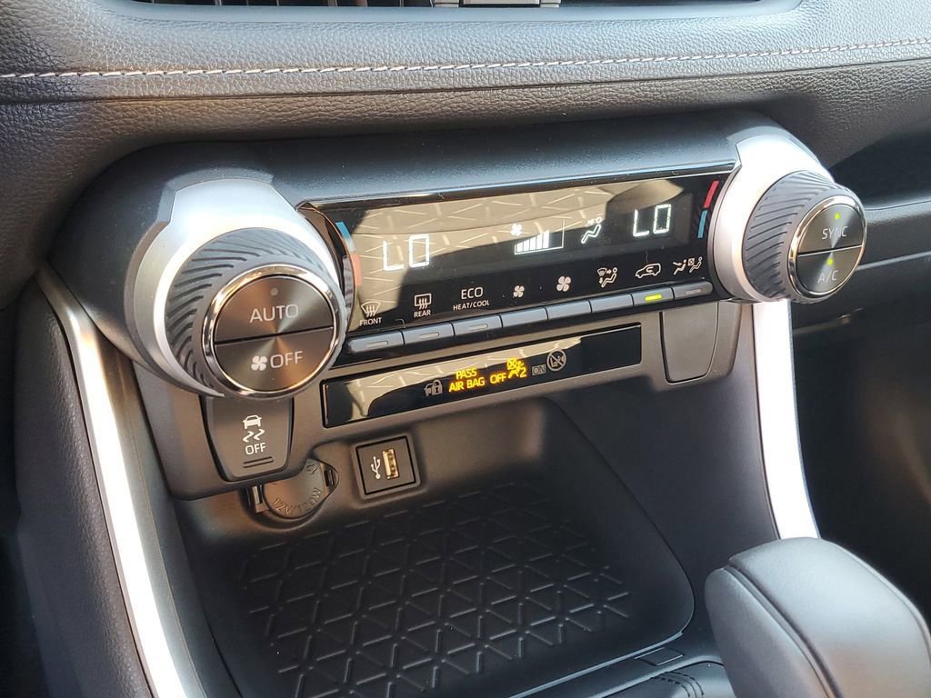 New 2025 Toyota RAV4 XLE image 18