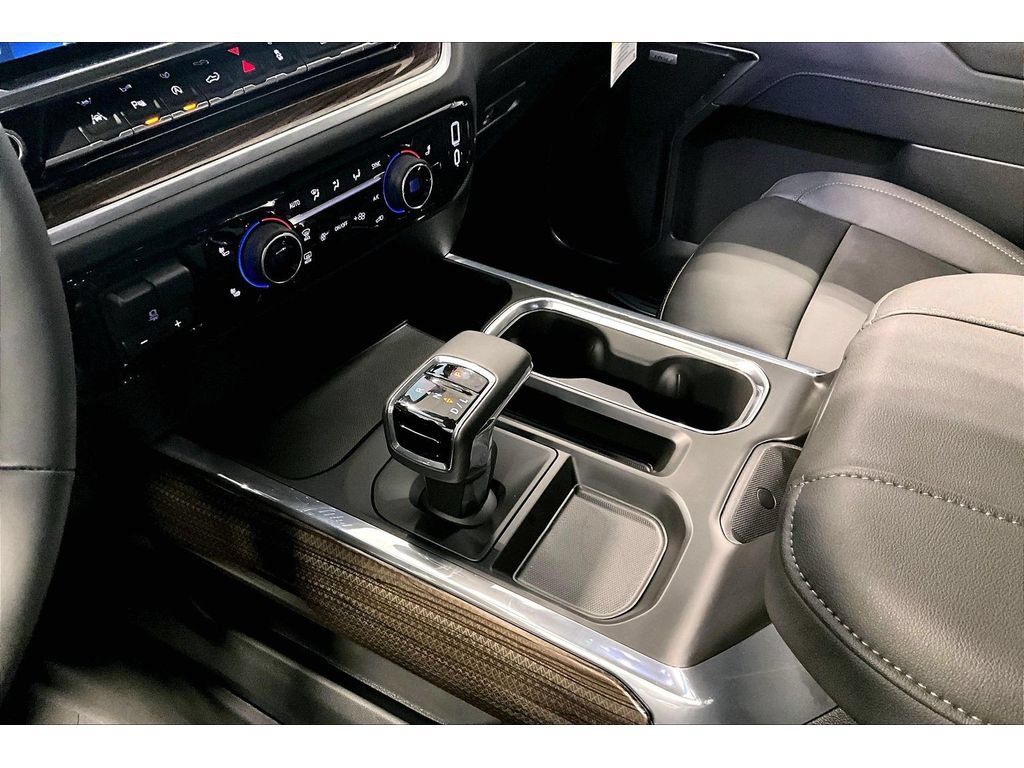 New 2026 Chevrolet Silverado 1500 RST w/ Redline Edition AWD/4WD image 9