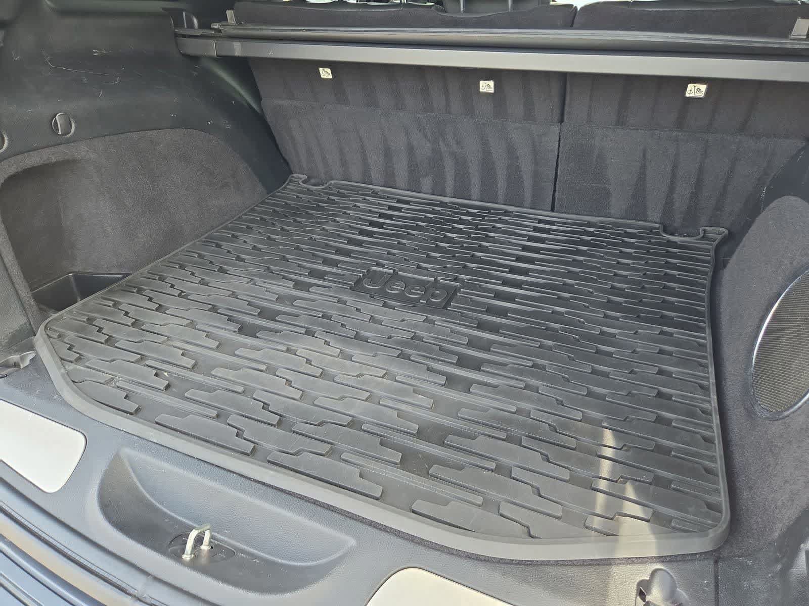 Used 2020 Jeep Grand Cherokee High Altitude RWD image 35