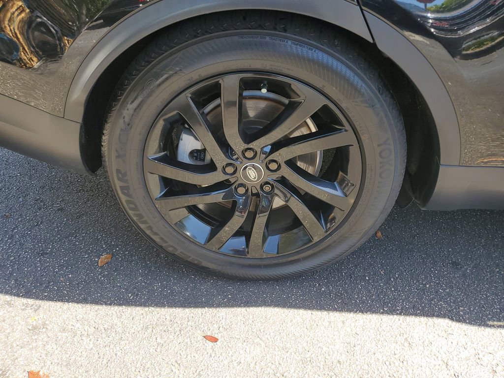Used 2019 Land Rover Discovery HSE image 7