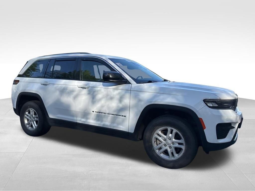 Used 2023 Jeep Grand Cherokee Laredo w/ Trailer Tow Prep Group (B) image 10