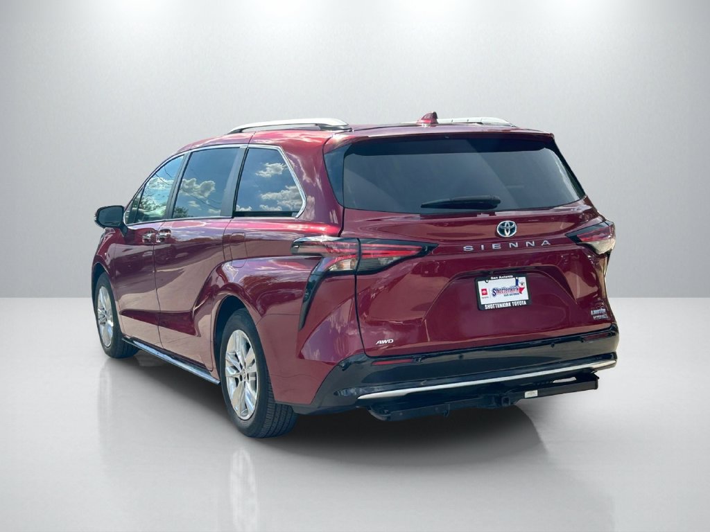 Used 2023 Toyota Sienna Limited AWD/4WD image 7