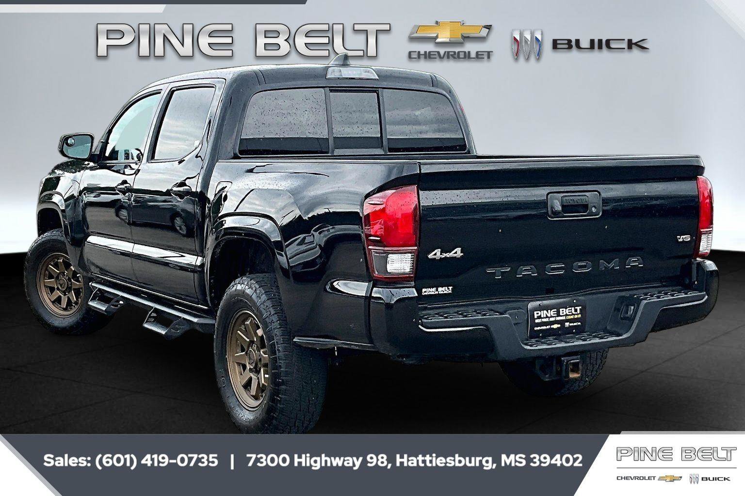 Used 2023 Toyota Tacoma SR AWD/4WD image 2
