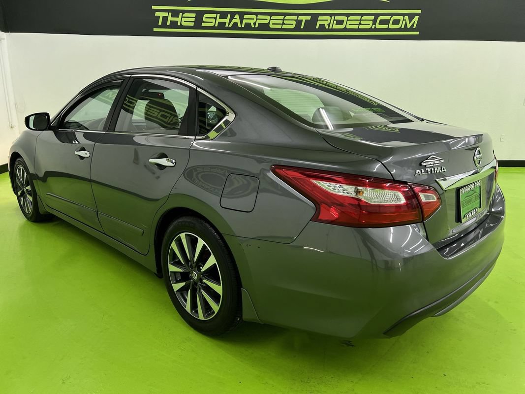 Used 2017 Nissan Altima 2.5 SV w/ Convenience Package FWD image 7
