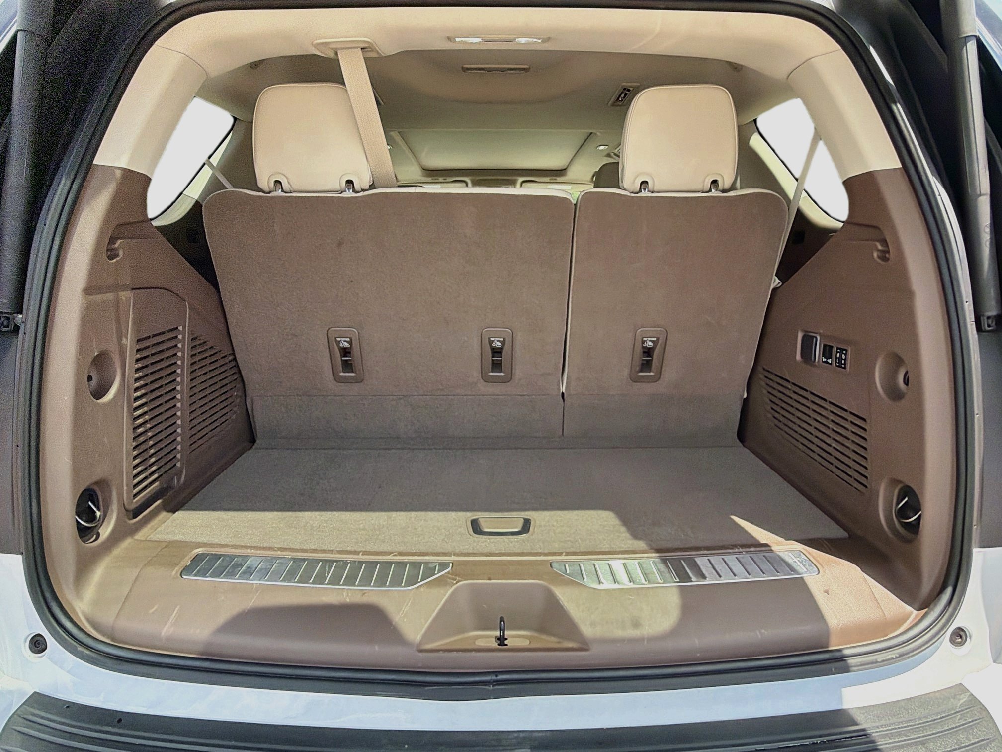 Used 2023 GMC Yukon Denali AWD/4WD image 12